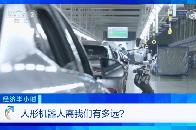 中央電視臺《經(jīng)濟半小時》欄目對太陽成機器人的專題報道